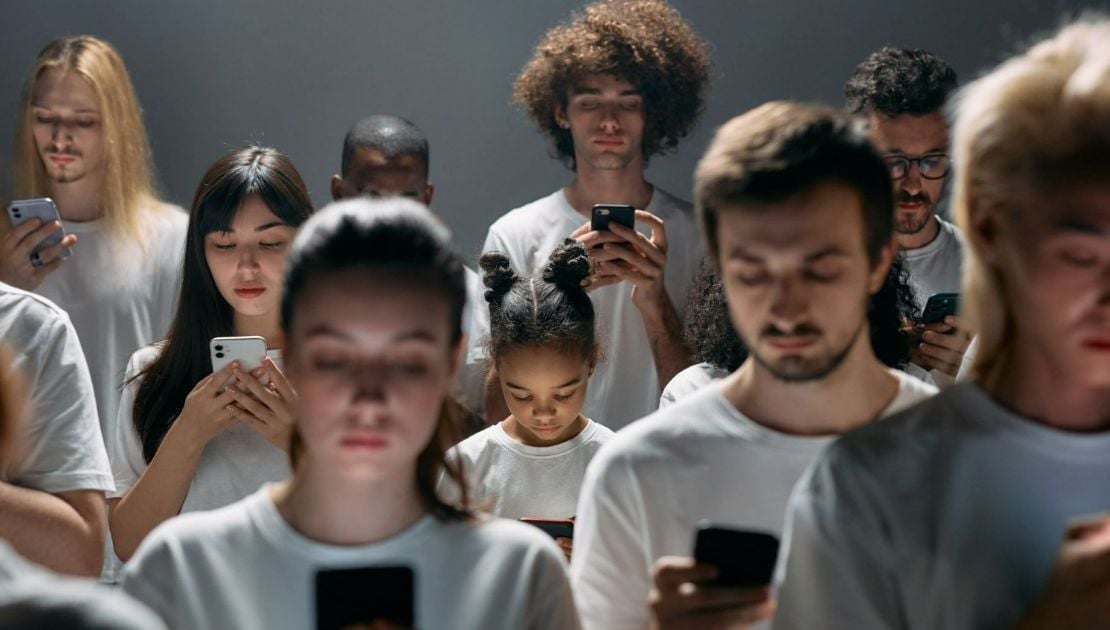 Dampak media sosial pada mental